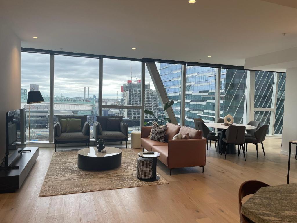 Supreme Sub-Penthouse - 3 Bedroom 2 Bathroom Melbourne CBD