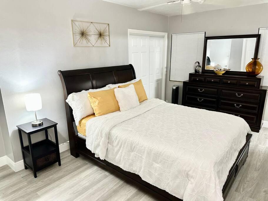 The Manors - Cozy 2 bedrooms, 2 baths