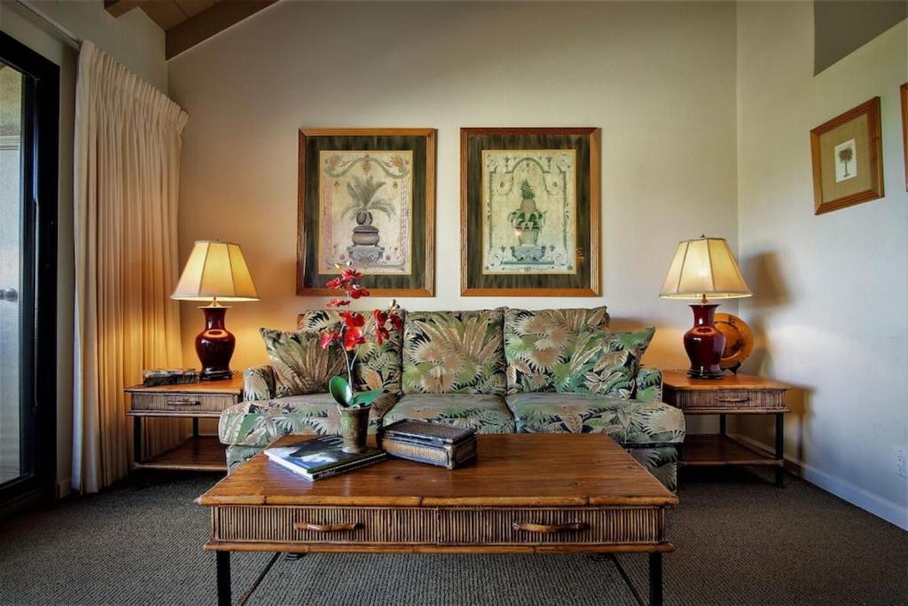 Beautiful 2 Bedroom Oceanview Condo at Maui Kamaole Located at South End of Kihei Adjacent to Wailea Traditional Hawaiian Style