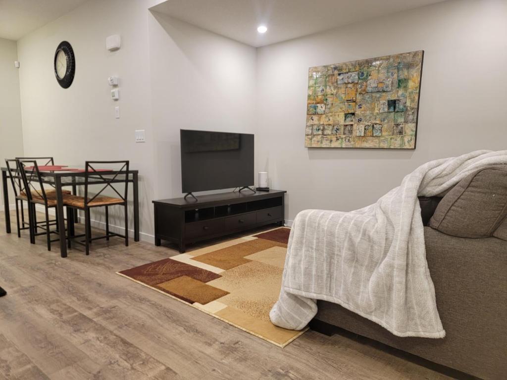2-Bedroom Guest Suite