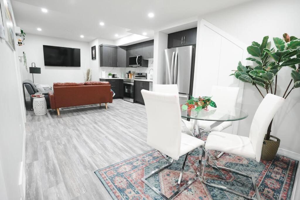 Luxurious & modern 2Bdr Basement Suite in Calgary