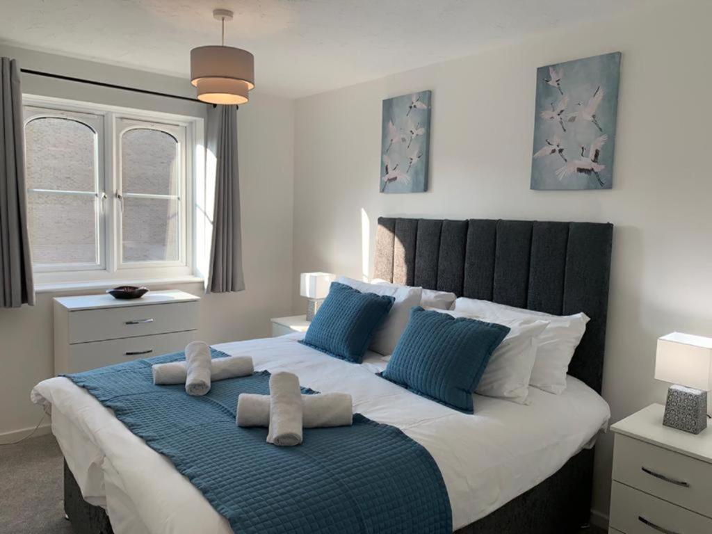 Watford Gemini - Thanet House, Nr Watford Metropolitan, M1,M25