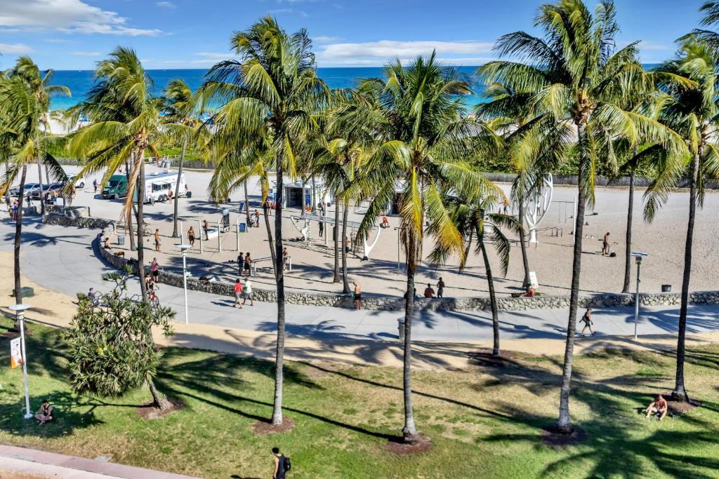 NEW Amazing large 3BR direct oceanfront Penthouse On Ocean Drive!!