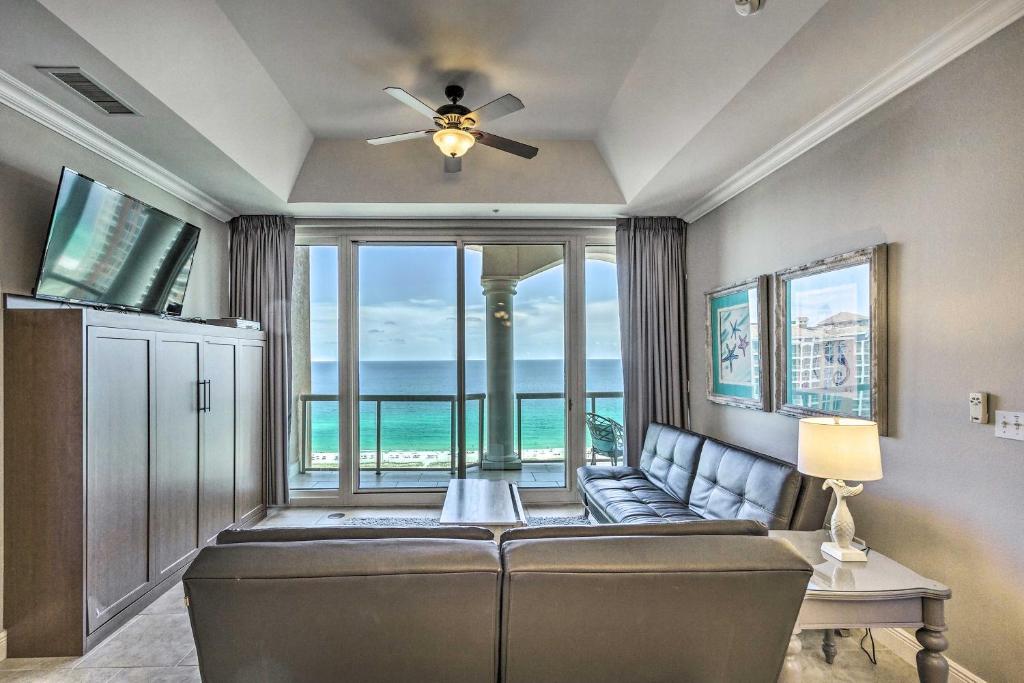 Pensacola Beach Penthouse with View and Pool Access!