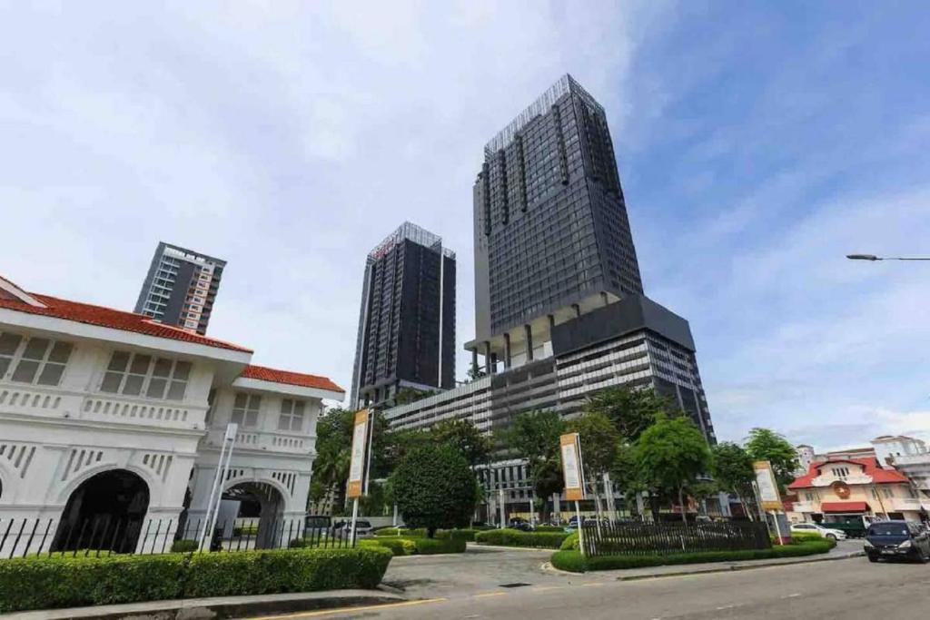 Tropicana 218 Macalister Netflix Unit by Blue Sky Holidays