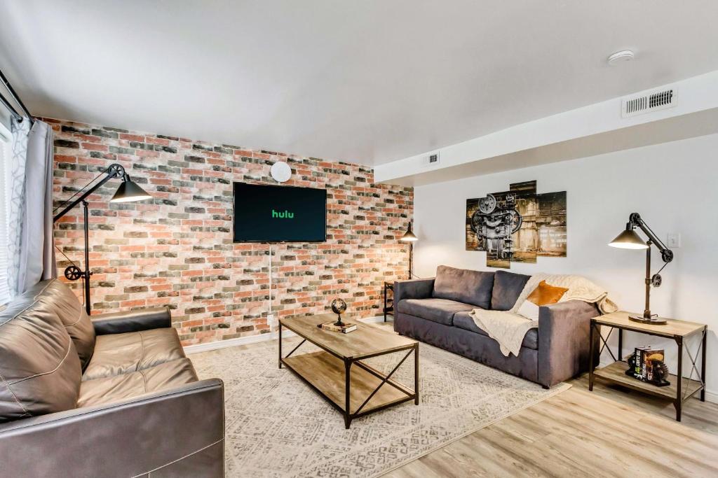 Convenient - Near Hospitals - King Bed