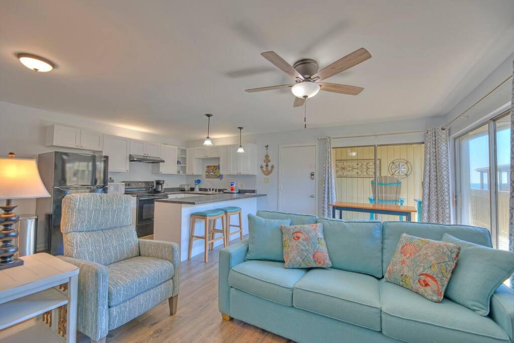 Living the Dream 2 Bedroom Ocean View Cozy Condo