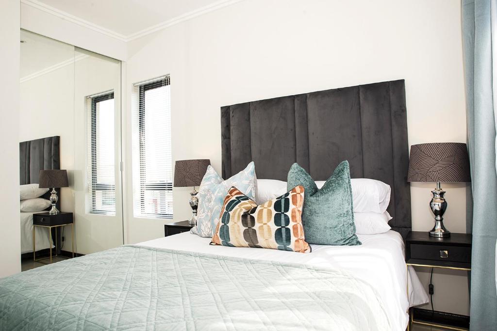 Eirini Elegant - Athena Apartment Fourways