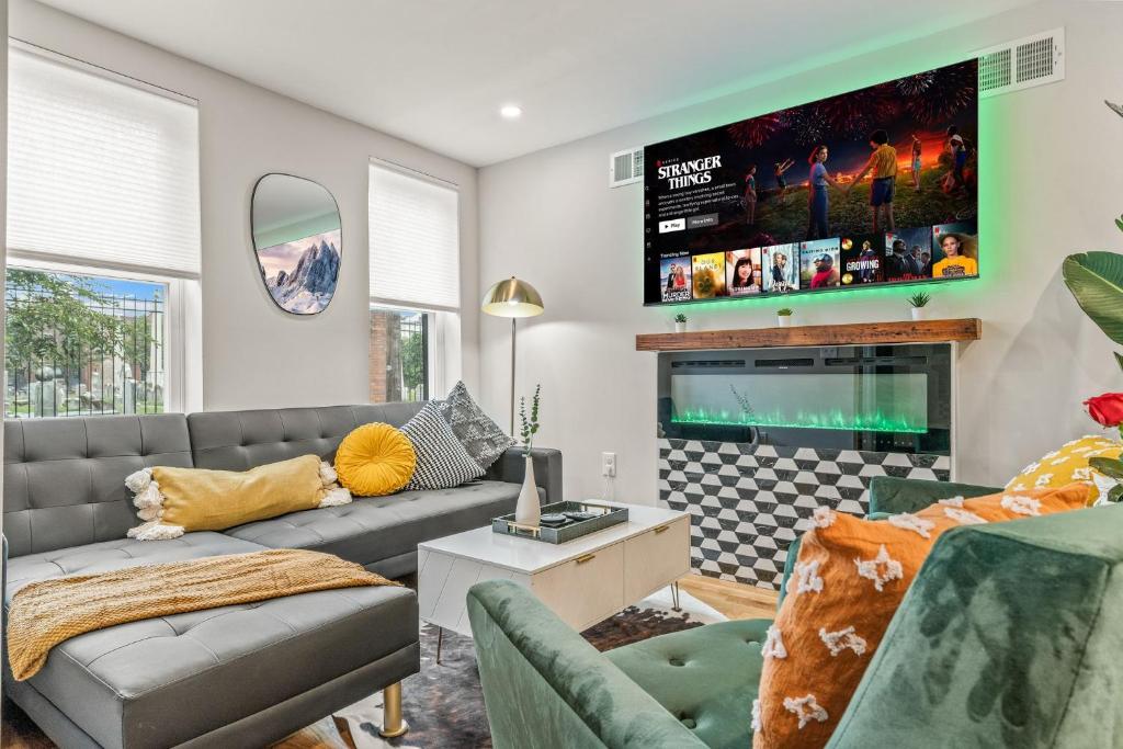 Family Friendly East Passyunk GEM with Game Room