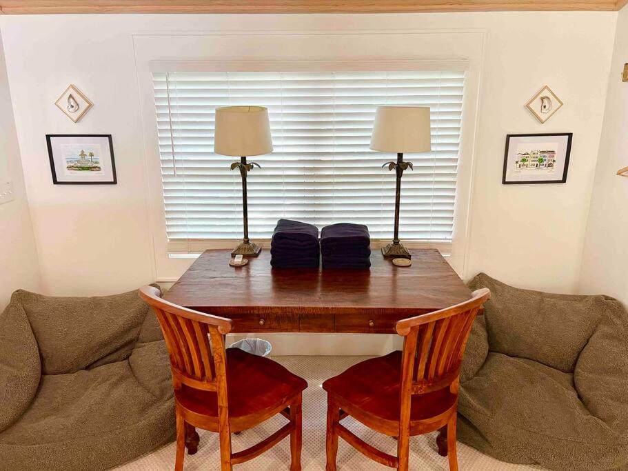 Liz Lane Cottage- entire guesthouse
