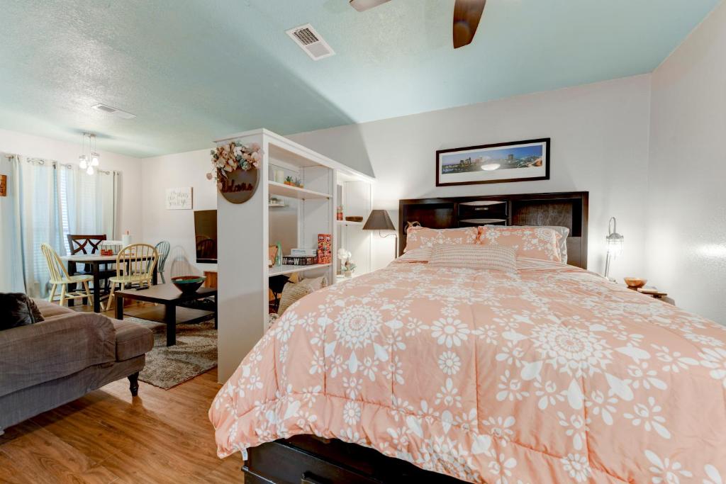 Perfect Condo Stay Near Downtown Austin and UT