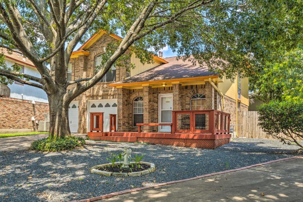 Austin House with Back Yard - 15 Mi to Downtown