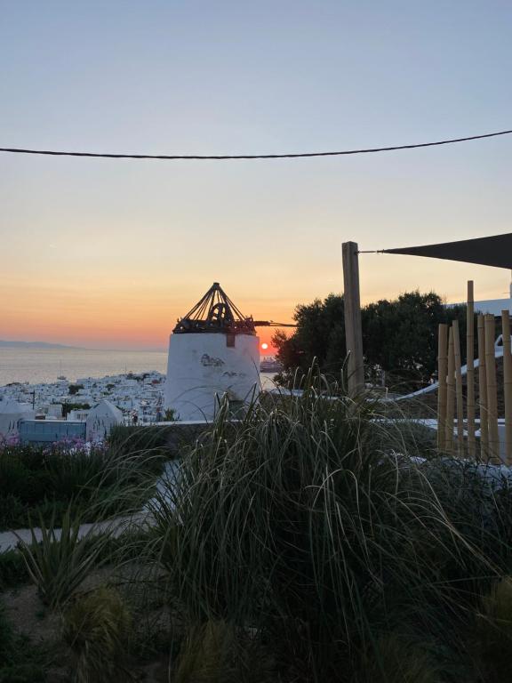 THE VIEW OF MYKONOS