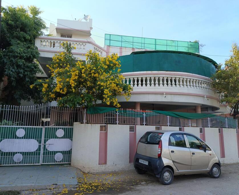 Captain's Airport Homestay