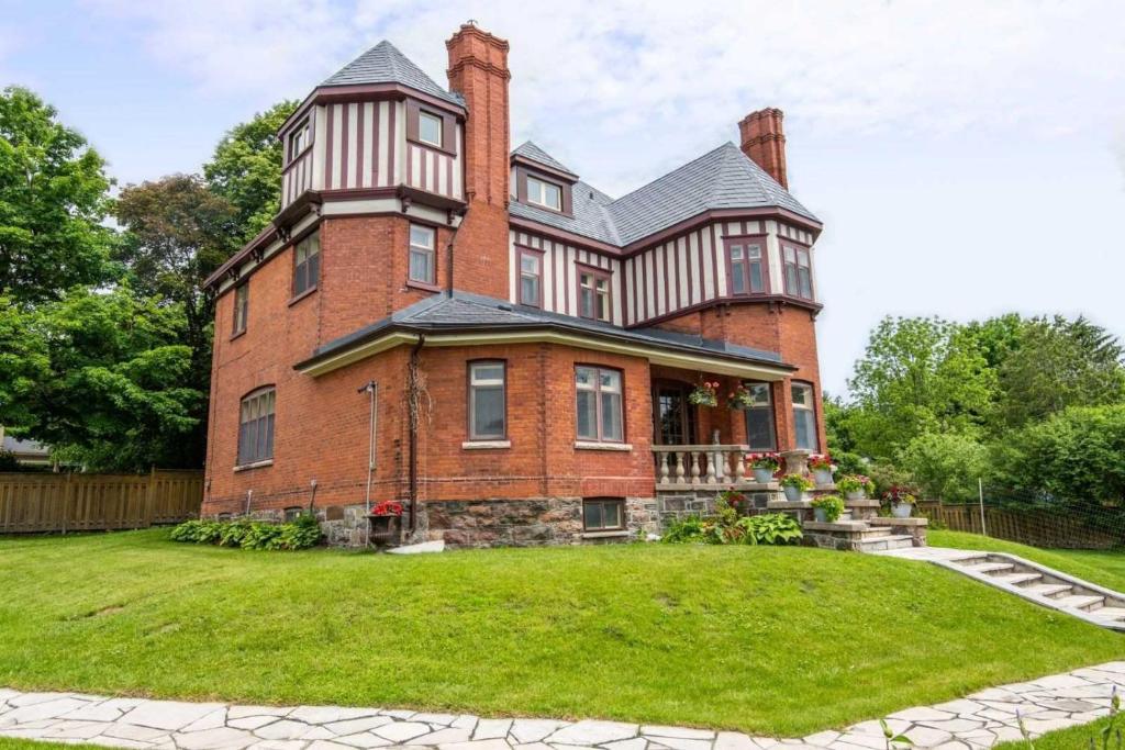 2 bedroom apartment in historical home