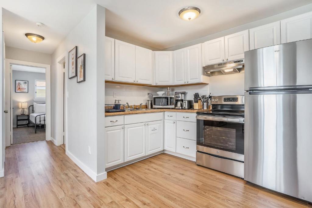 *Beachside Property* Lighthouse Suite @ Wind & Sea