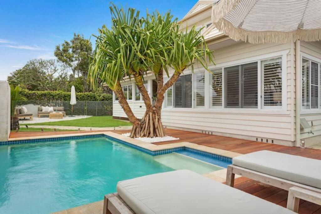 Fuller Holidays - Hacienda, Luxury 5 bedroom home with pool
