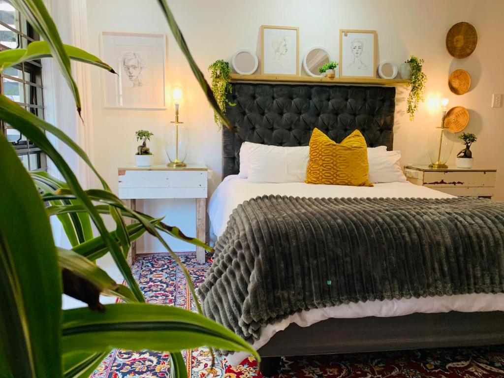 Art-Inspired Bedroom Close to CBD