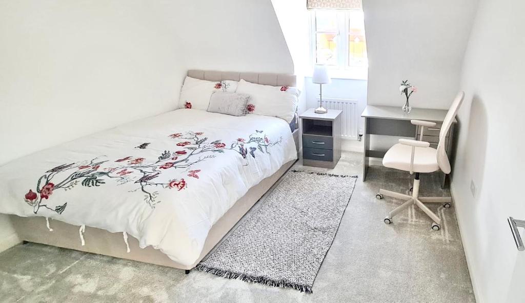 Modern Double Bed at Bicester Village, Kingsmere