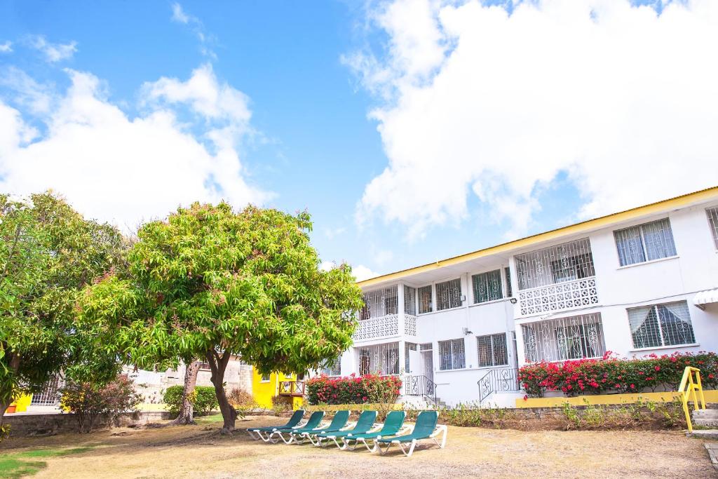 Adulo Apartments