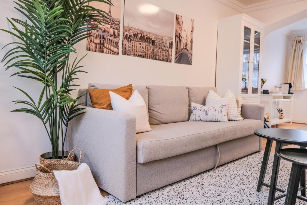 Milia House 2BR in Oxford Centre with free parking
