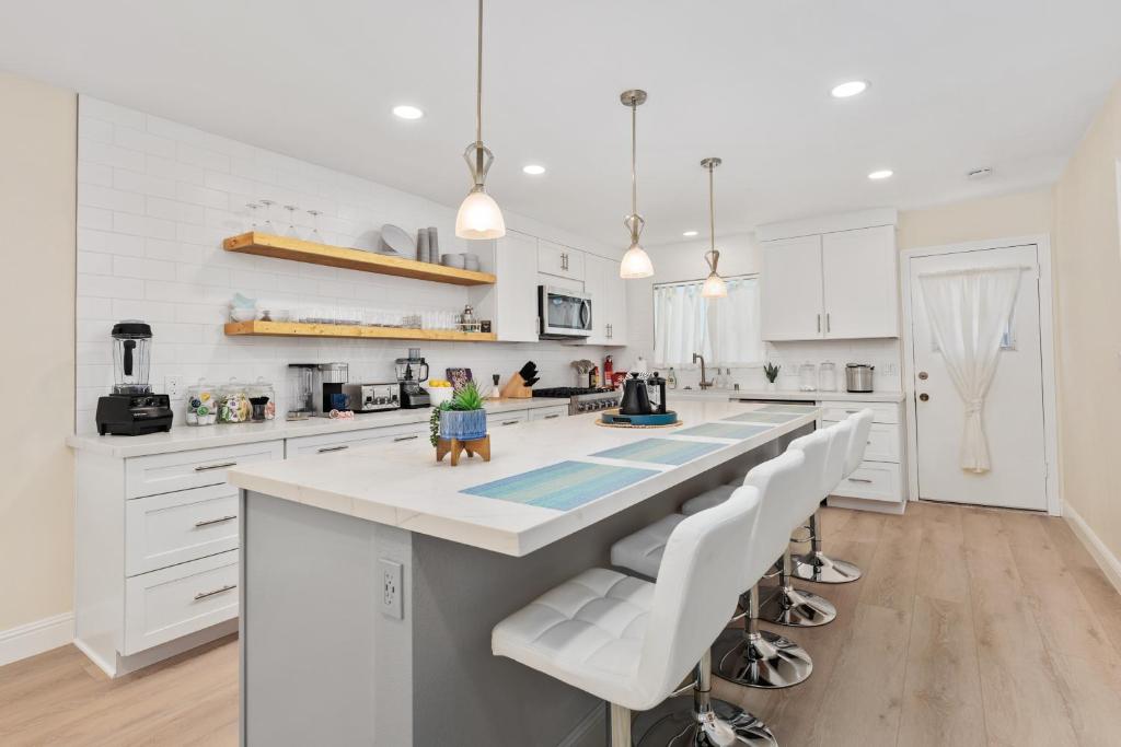 Beach House Near Legoland With AC & Walkable To Beach - Carlsbad San Diego