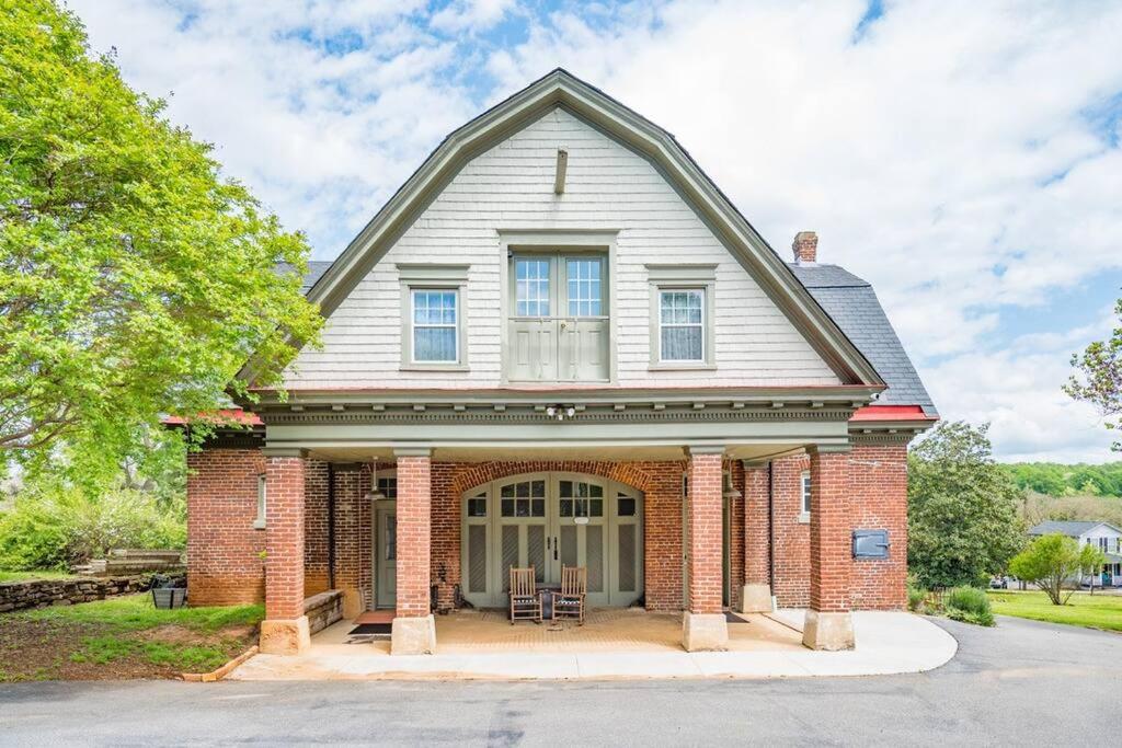 The Long Run - 2 CA King Sized Beds+ - Sleeps 8-10