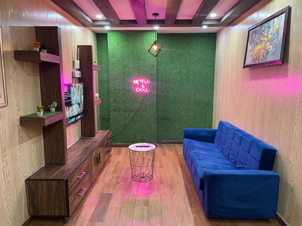 Luxury Private Top Floor Apartment in Heart of Bahria Town