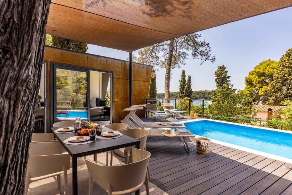 Porton Nature Hideout