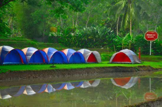 CAMPING GROUND