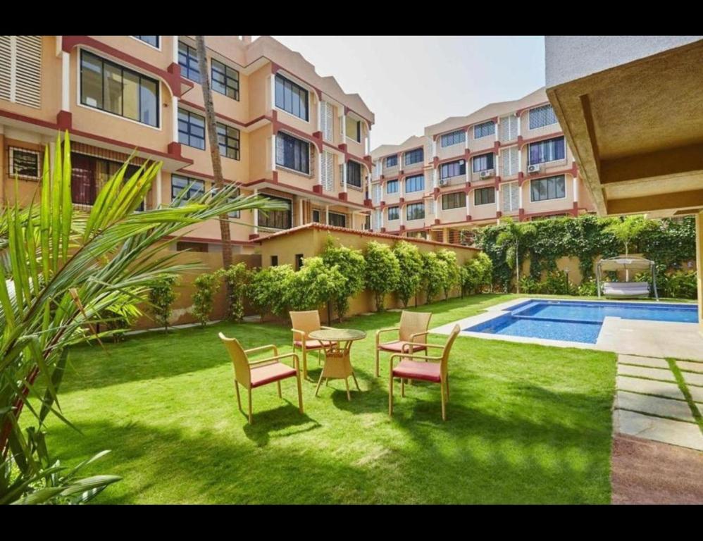 Veeraas 2BHK Apartment with Pool Near Calangute Beach