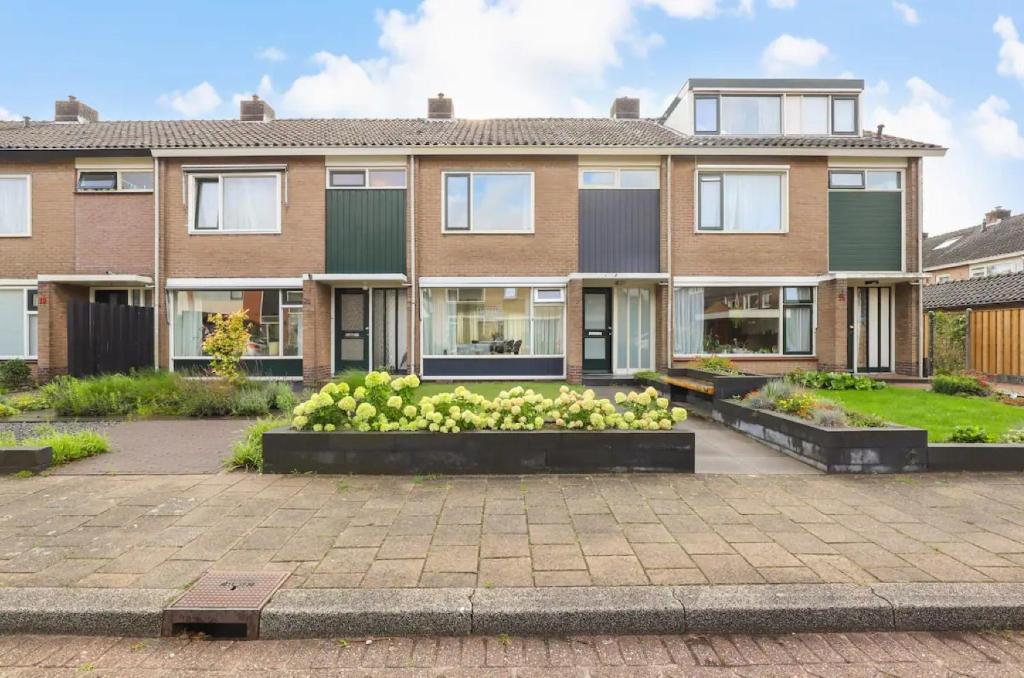 Apeldoorn- ruime eengezinswoning met 4 slaapkamers