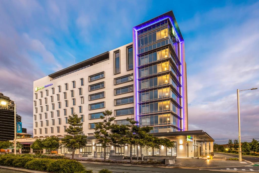 Holiday Inn Express & Suites Sunshine Coast, an IHG Hotel