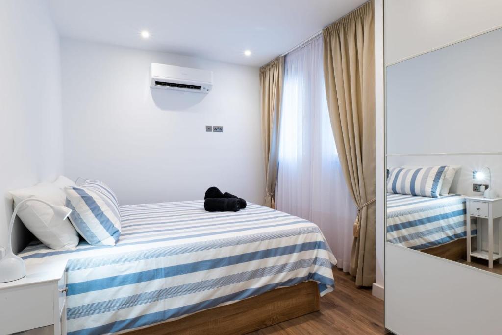 DOWNTOWN Suite-Hosted by Sweetstay