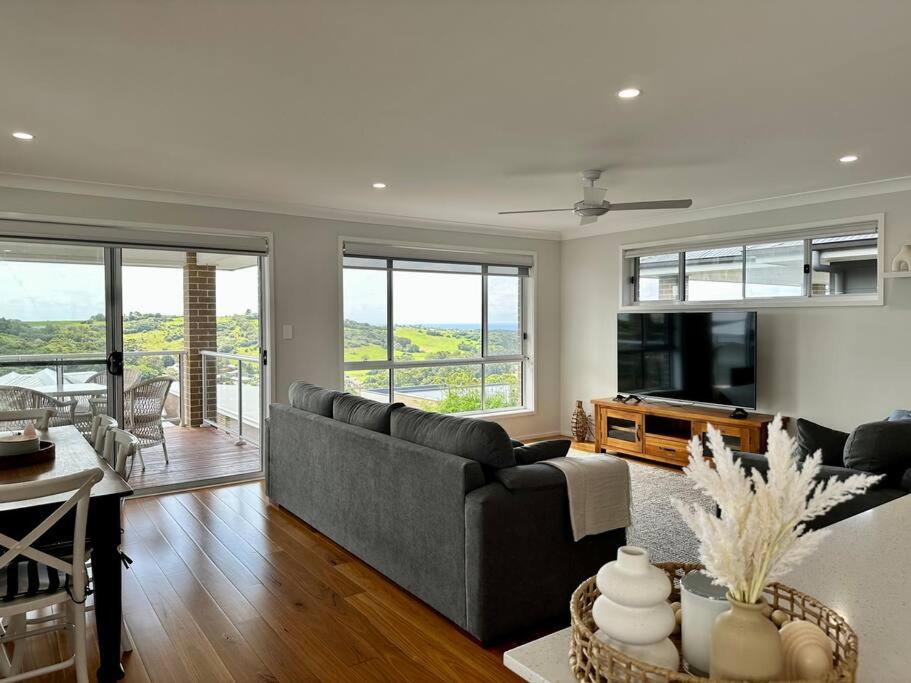Hillston House