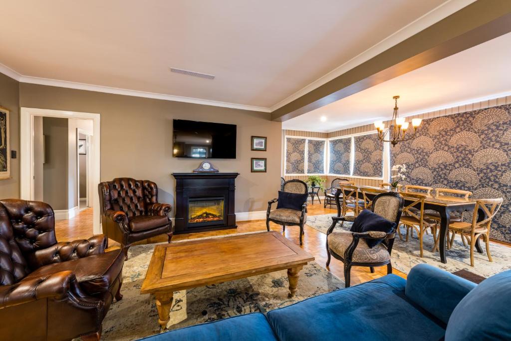 Hedge House - luxury, space, style, great location