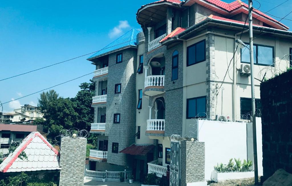 Belvoir Estate & Luxury Furnished 1 Bed Apartment, Ground Floor Split Levels & 2 Beds Upper Floors Serviced Apart-Hotel & Residence