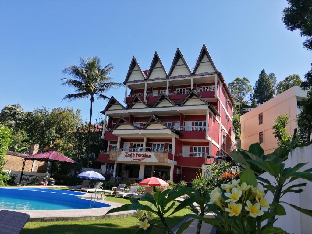 Zoé’s Paradise Waterfront Hotel