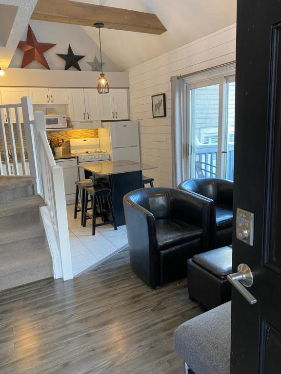 Blue Mountain 2 Story Studio Loft