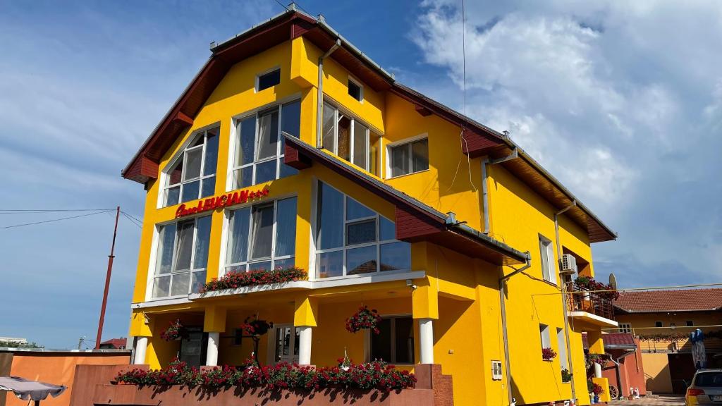 Casa Leucian