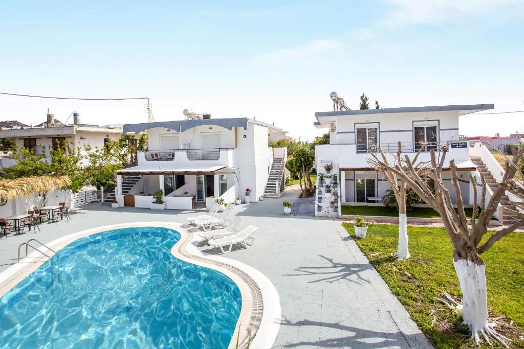 Toulas Studios & Apts No2