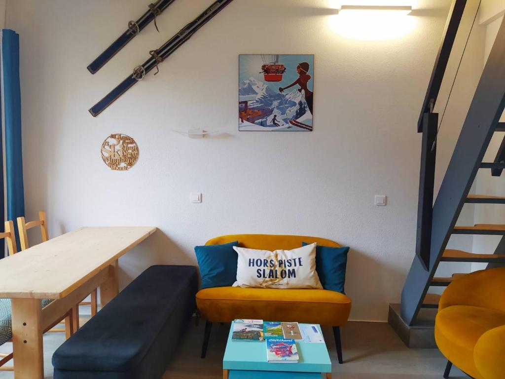 Nice appartment for 6 to 8 people ski in and out in Courchevel