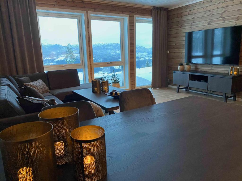 New modern apartment with great view - ski in & out