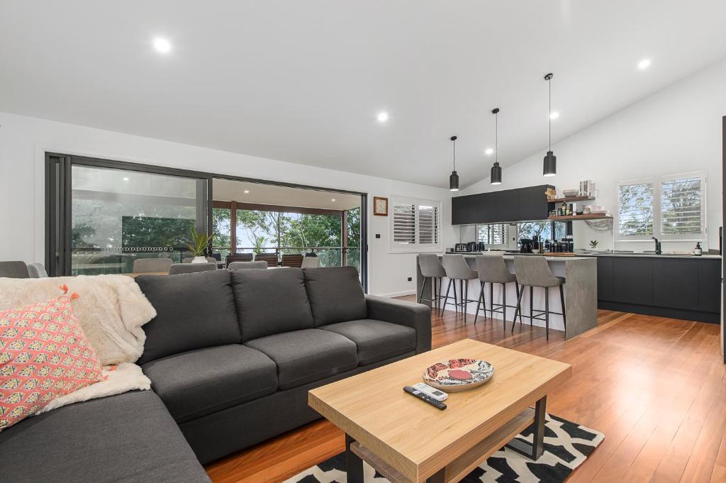 24 Hibiscus Crescent