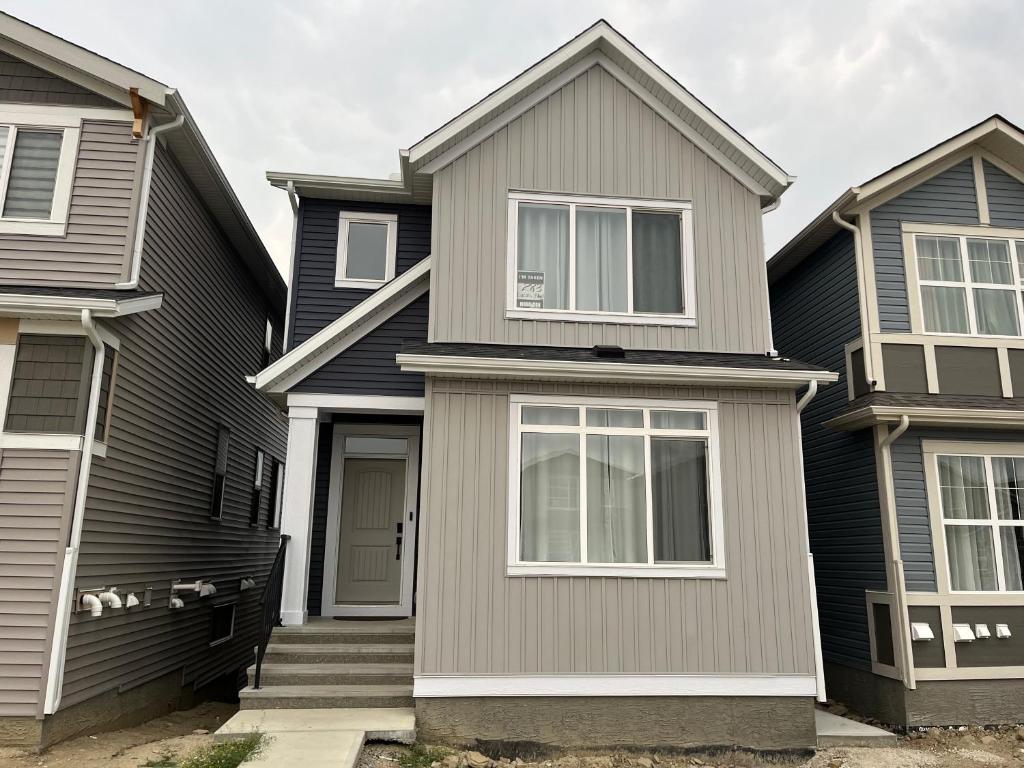 Brand New, Beautiful Home in Calgary
