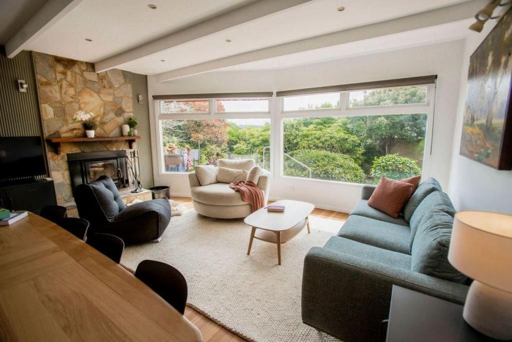 Very Cool Mid Century, Pet Friendly Urban Oasis