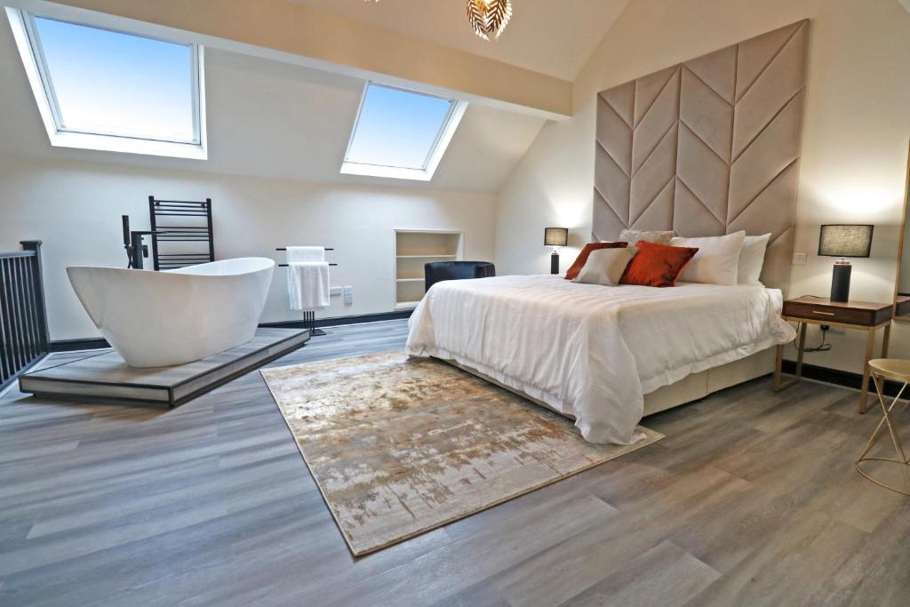 Black Pearl Apartments