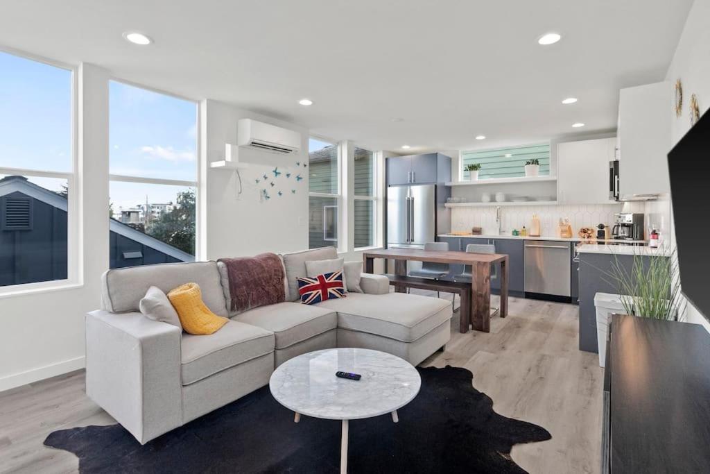 Eco built Crown Hill Townhouse - 85 Walkscore