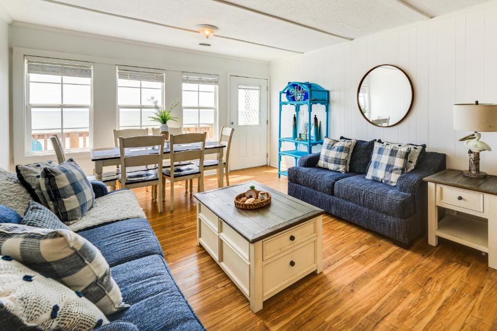Beachfront Emerald Isle Vacation Rental with Deck!