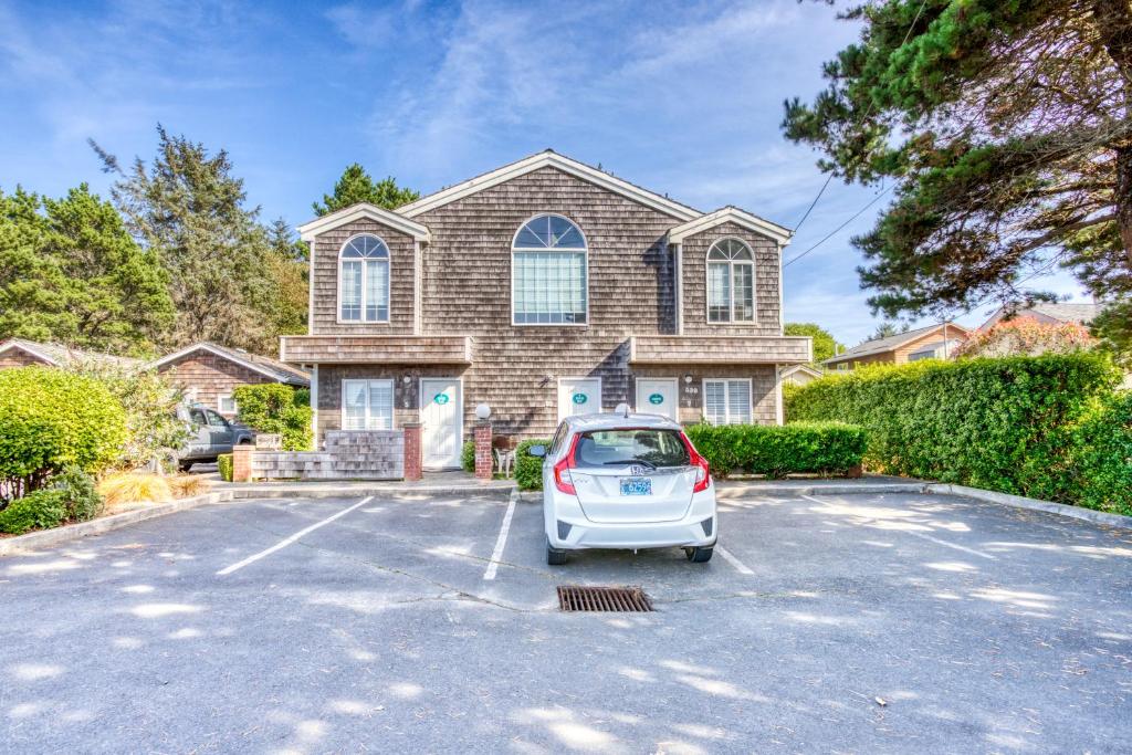 Beaches Inn | Pelicans View Cottage